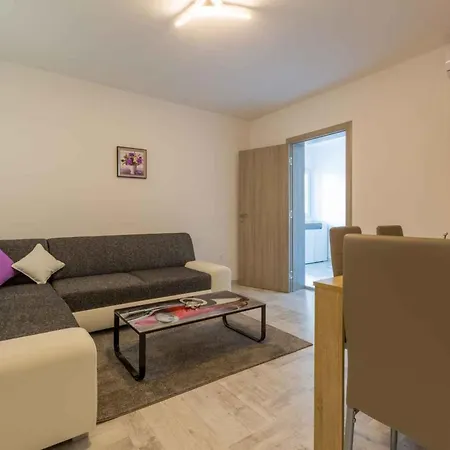 In Smokvica Krmpotska 39441